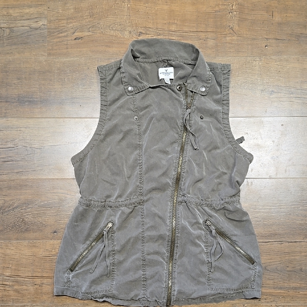 American Eagle Outfitters Green Boxy Top with Mandarin Collar